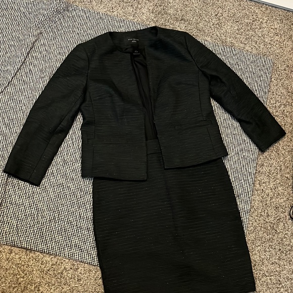 Ann Taylor Forest Green Tweed Blazer and Skirt Set - Picture 2 of 6